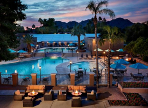 Гостиница Scottsdale Plaza Resort  Скоттсдейл